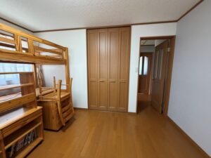 完成した洋室。新しいクロスが張られました